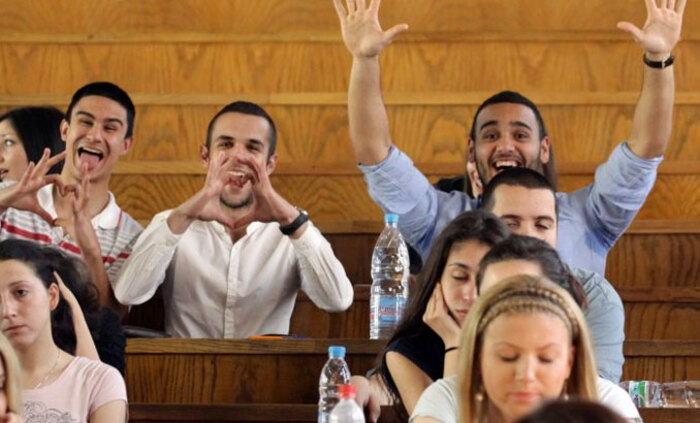 studenti-v-duma_700x700_fit_478b24840a