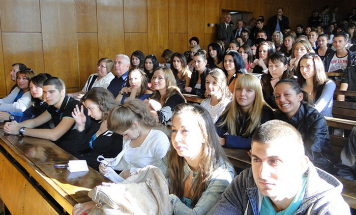 students-infoobzor-net_700x700_fit_478b24840a