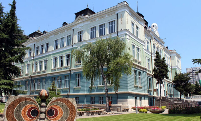 iu-varna-officialen-sait_700x700_fit_478b24840a