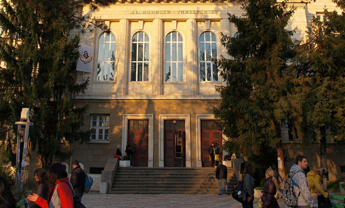 mu-pleven-wikipedia_700x700_fit_478b24840a