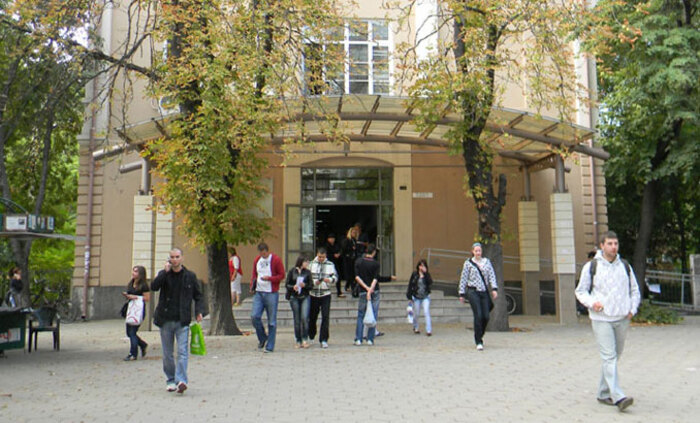 pu-bnr_700x700_fit_478b24840a