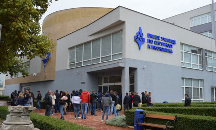 vusi-marica_700x700_fit_478b24840a