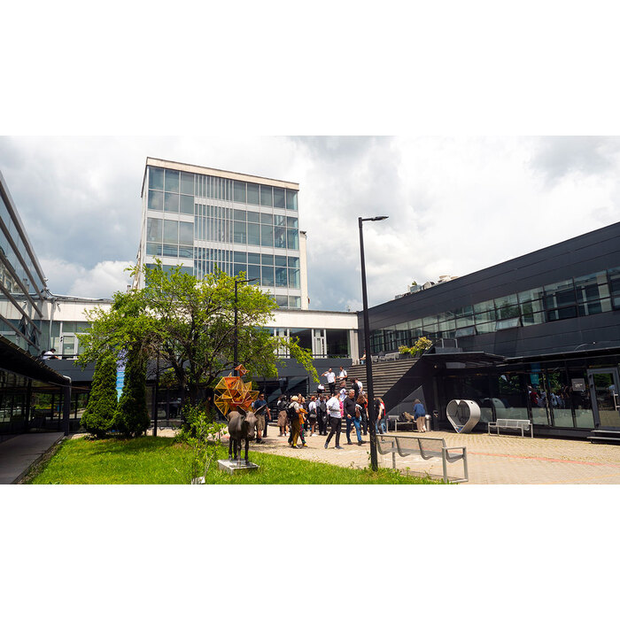 p3933673-copy_700x700_pad_478b24840a