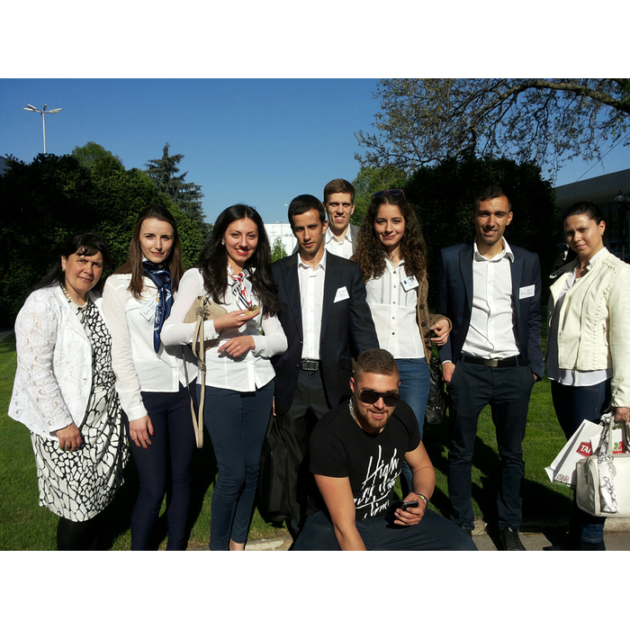 20150423-171321-resized-01_700x700_pad_478b24840a