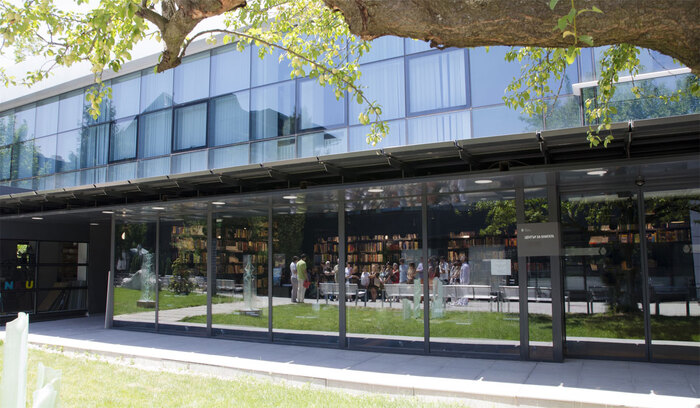 knigarnica-1_700x700_fit_478b24840a