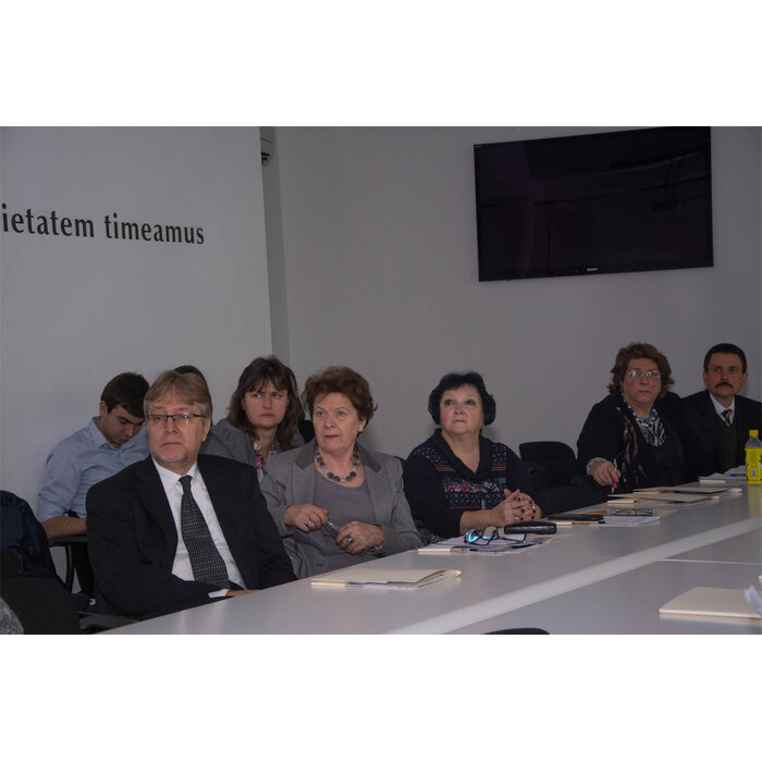 rus-1_700x700_pad_478b24840a