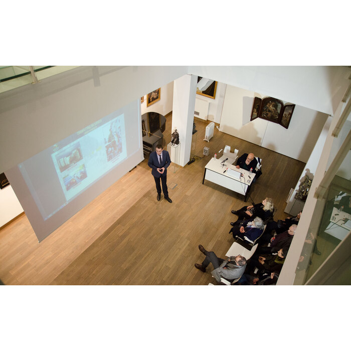 architect-sofia_700x700_pad_478b24840a