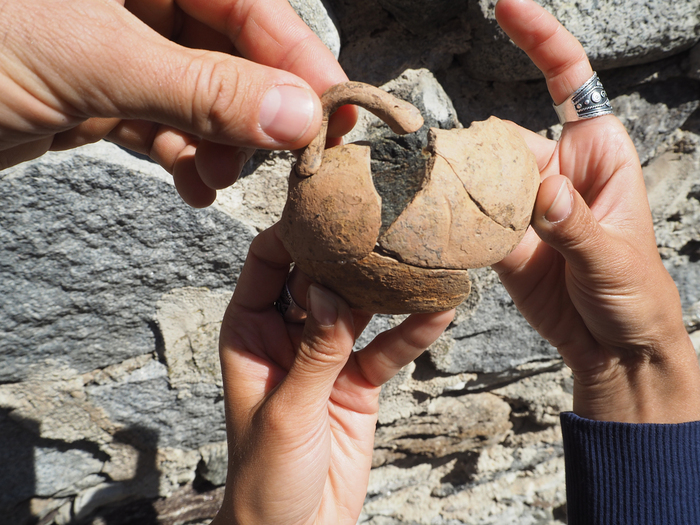 bresto-2016-01-mycenaean-alabastron_700x700_fit_478b24840a