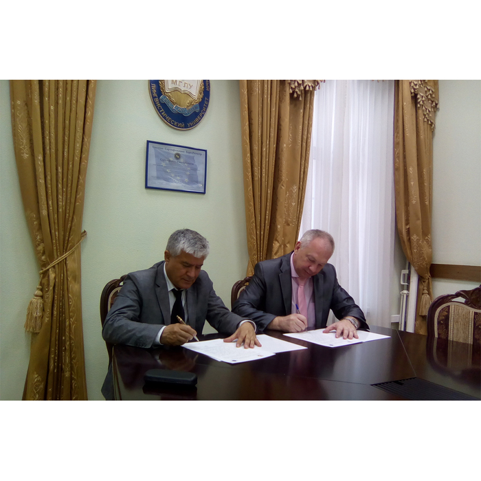 pb-moscow1_700x700_pad_478b24840a