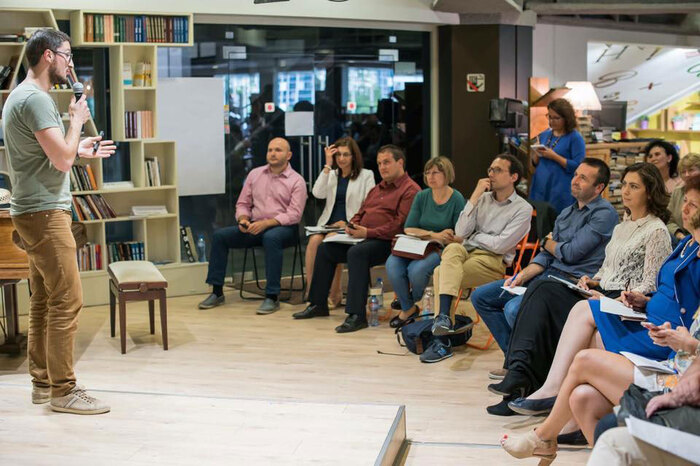 innovation-academy-7-1_700x700_fit_478b24840a