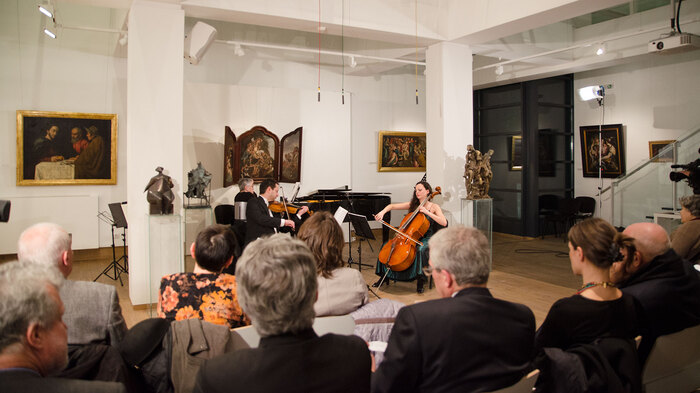 mario-hosen2_700x700_fit_478b24840a