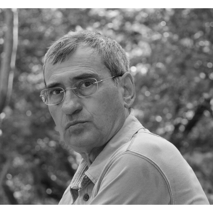 bb_700x700_pad_478b24840a