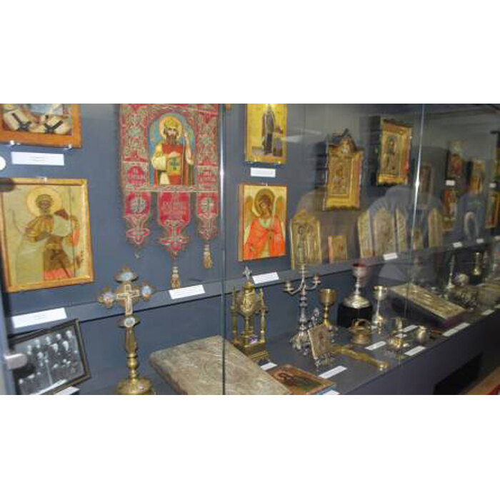 vlavi-ruse_700x700_pad_478b24840a