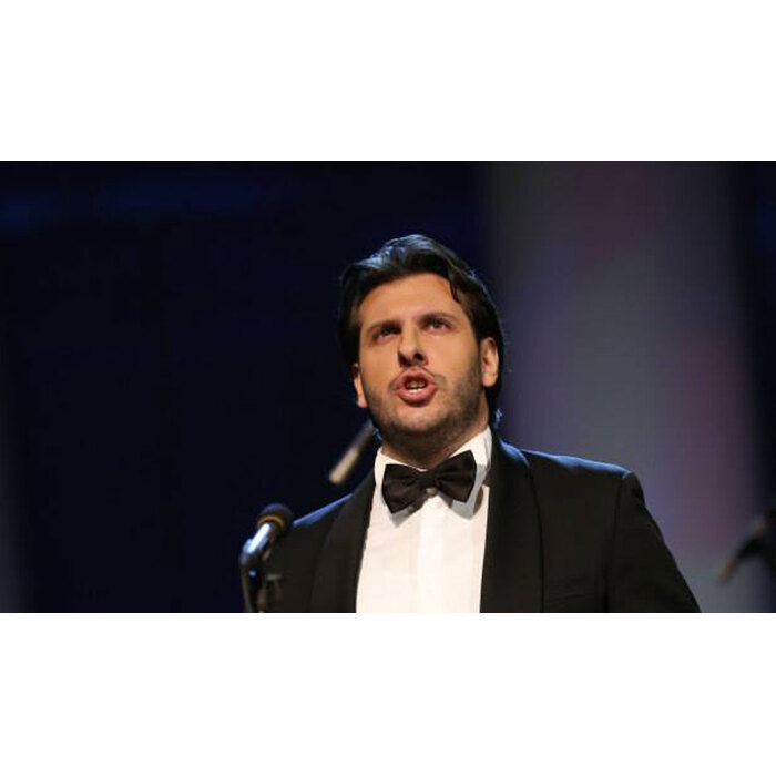 andrea-1_700x700_pad_478b24840a