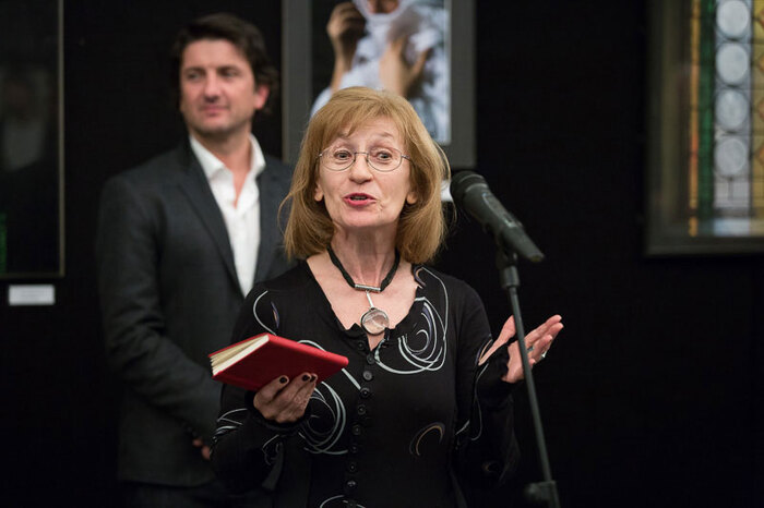 gift-2_700x700_fit_478b24840a