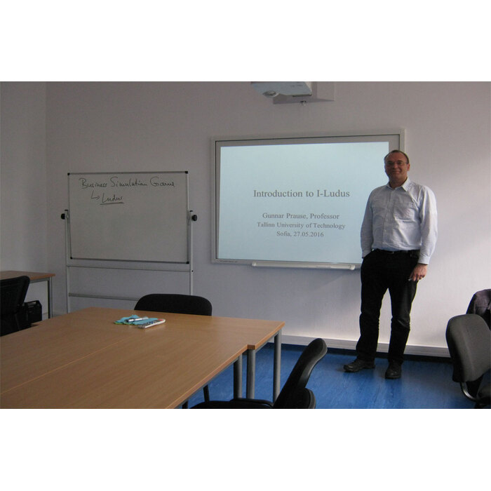 krauze-2_700x700_pad_478b24840a