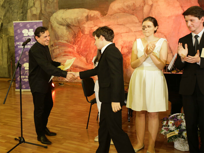 krum1538-1_700x700_fit_478b24840a