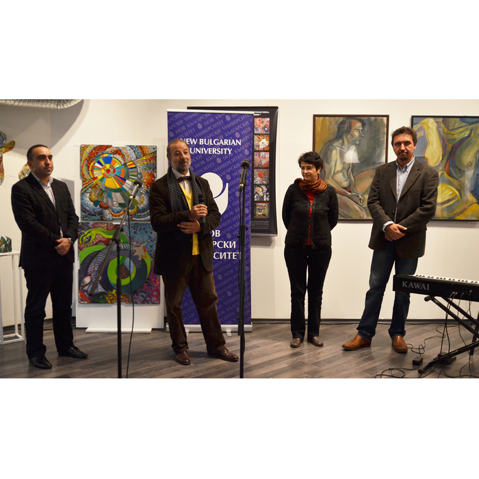 iz1_700x700_pad_478b24840a