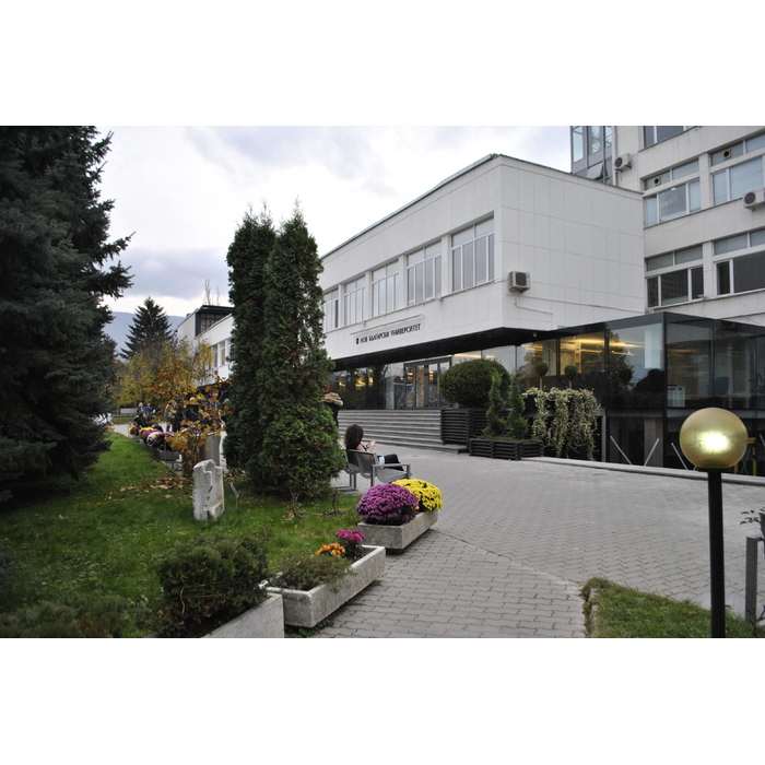 dsc0005_700x700_pad_478b24840a