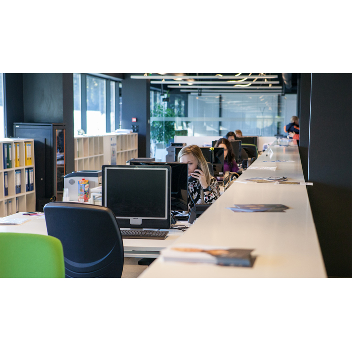 studenti_700x700_pad_478b24840a