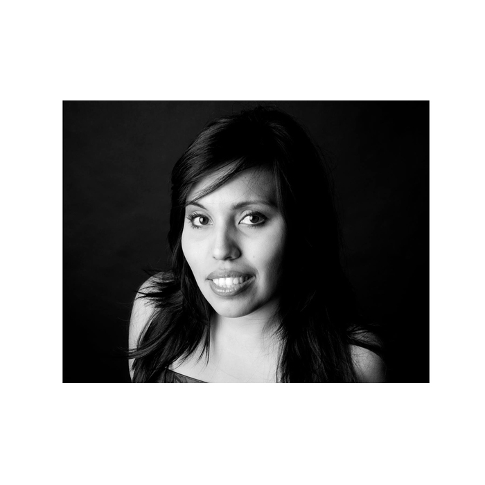 roxana-ererra-2_700x700_pad_478b24840a