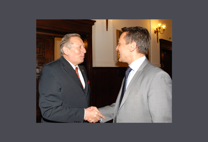 ban_700x700_fit_478b24840a