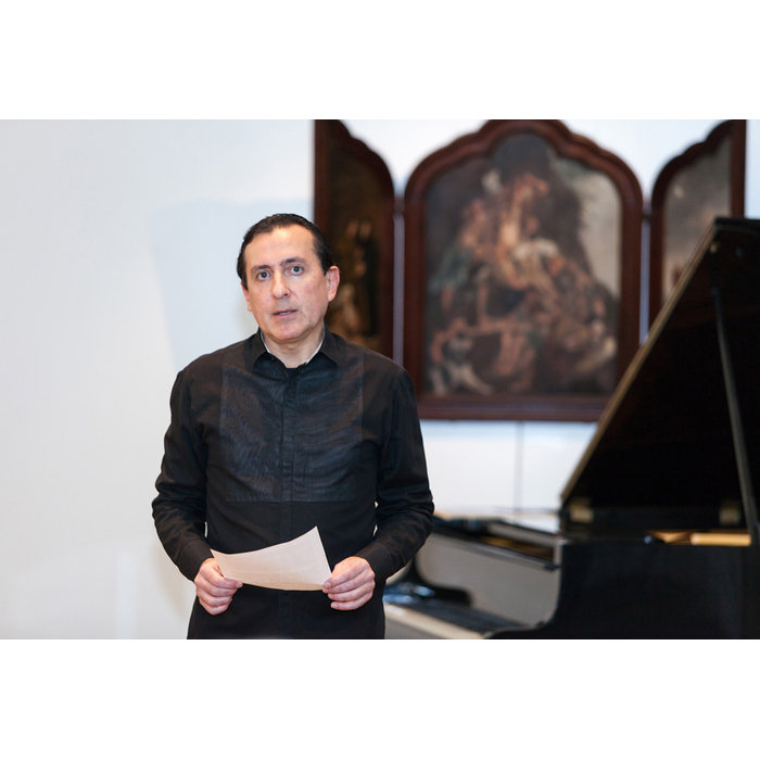 langelov_700x700_pad_478b24840a