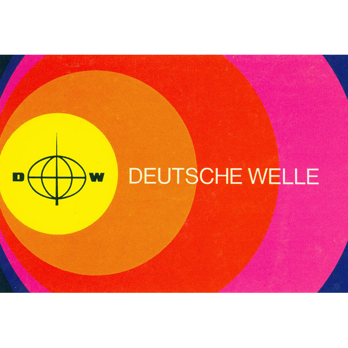 deutsche-welle-0001_700x700_pad_478b24840a