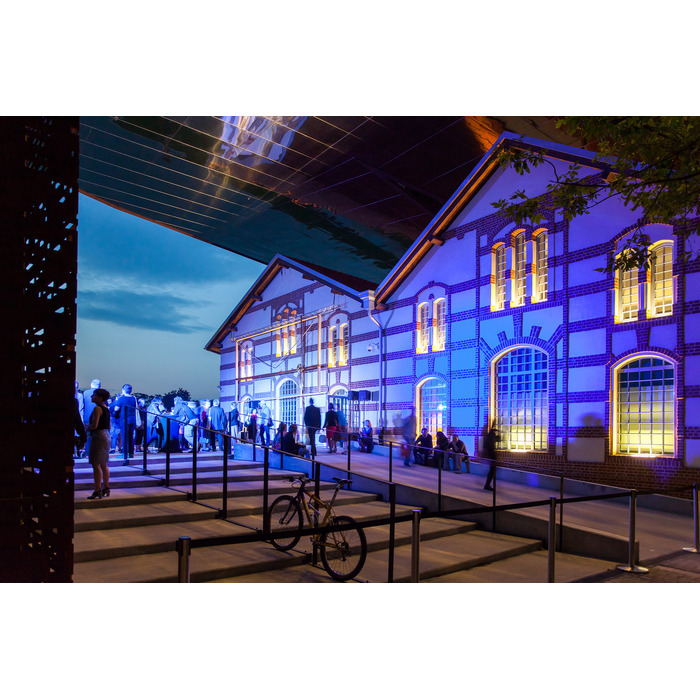 kantor-pict_700x700_pad_478b24840a