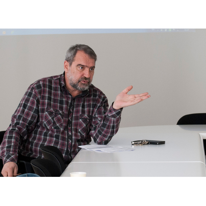 dsc0111-02_700x700_pad_478b24840a