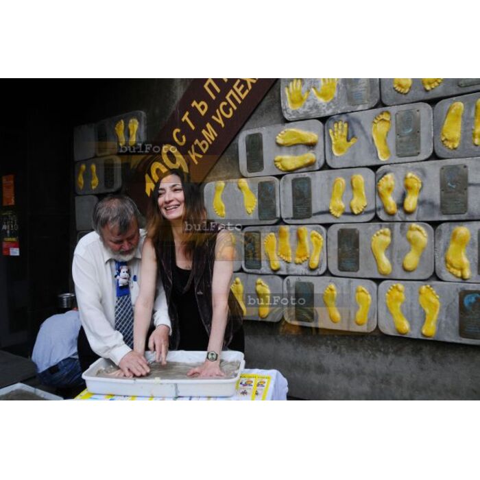 snezhina-copy-01_700x700_pad_478b24840a