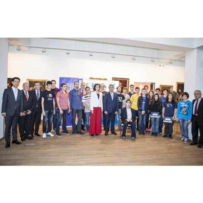 codeit1-1_700x700_pad_478b24840a