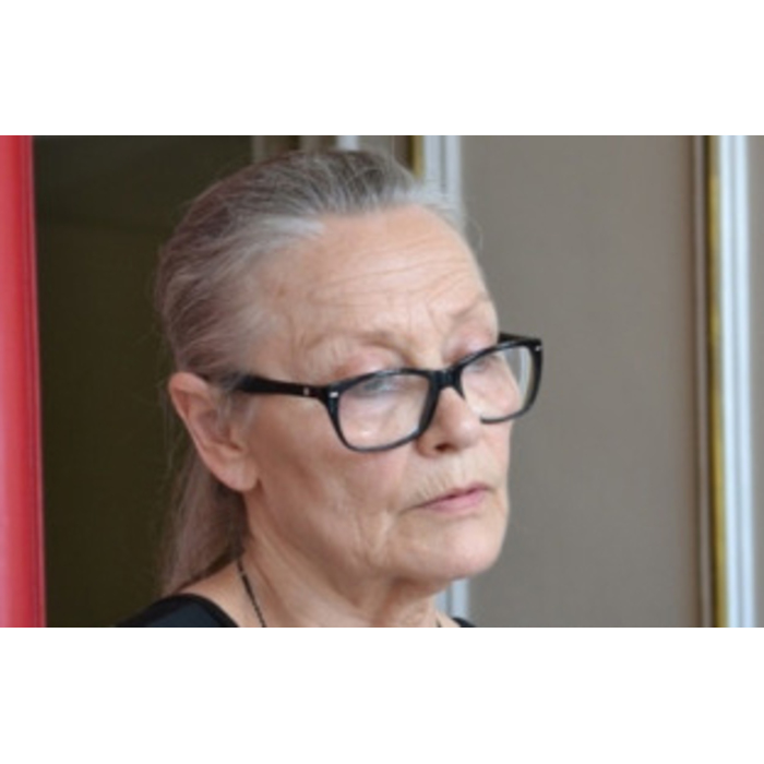 tumblr-inline-noxwpua7-pd1sxxu4j-540_700x700_pad_478b24840a