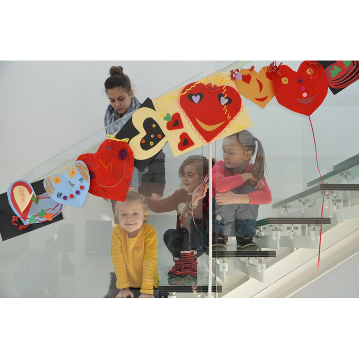 deca-web_700x700_pad_478b24840a