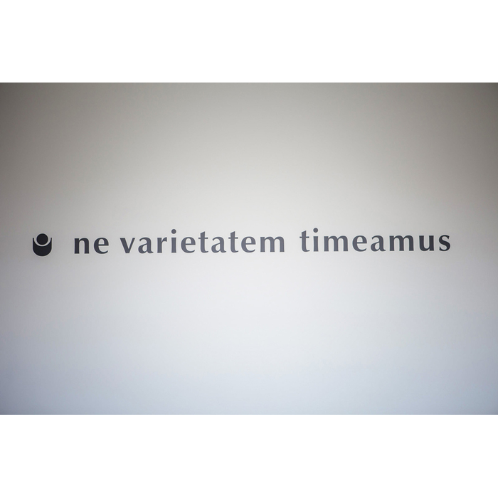 ne-varietatem-01-web_700x700_pad_478b24840a
