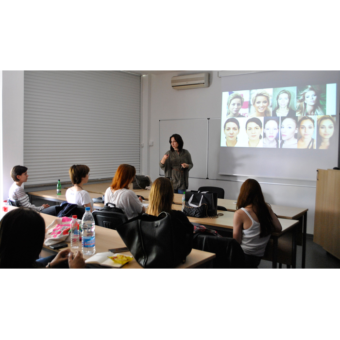 prezentation-chrisy_700x700_pad_478b24840a