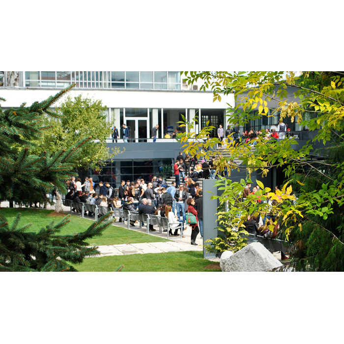 web6_700x700_pad_478b24840a