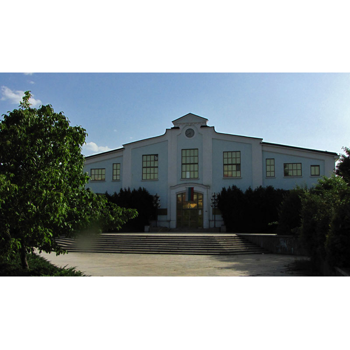 zemqta-i-horata_700x700_pad_478b24840a