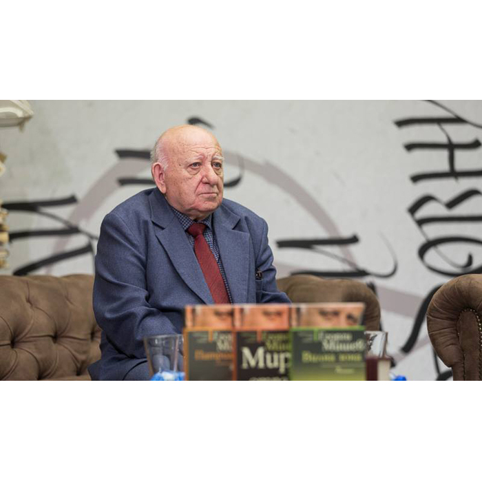 mishev1_700x700_pad_478b24840a