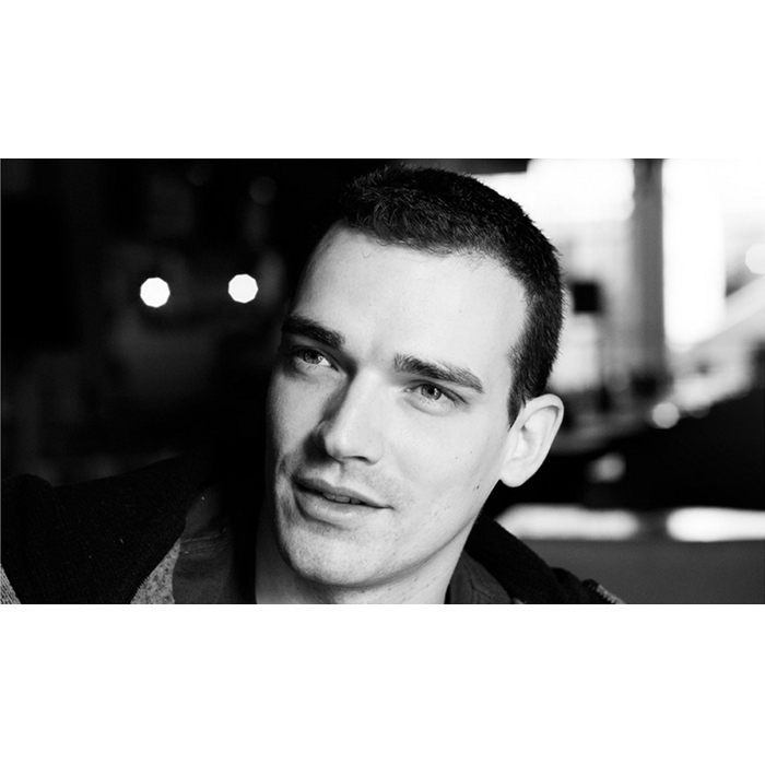 conrad_700x700_pad_478b24840a