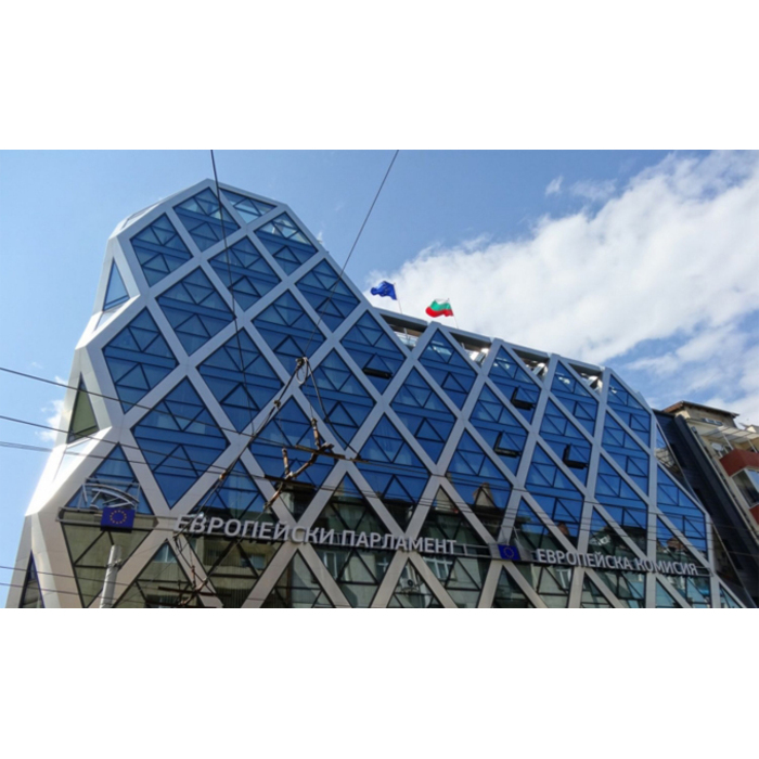 euro-com-1_700x700_pad_478b24840a