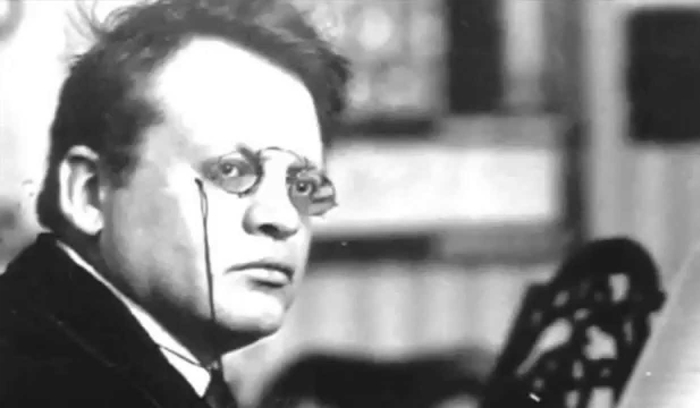 max-reger_700x700_fit_478b24840a