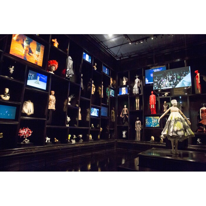 6-mc-queen-savage-beauty-16-mar15-victoria-and-albert-1_700x700_pad_478b24840a