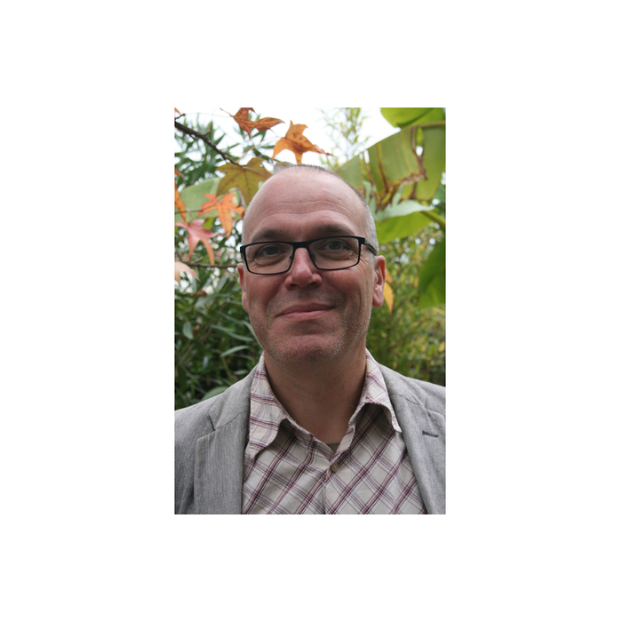 olivie-chloshard1_700x700_pad_478b24840a