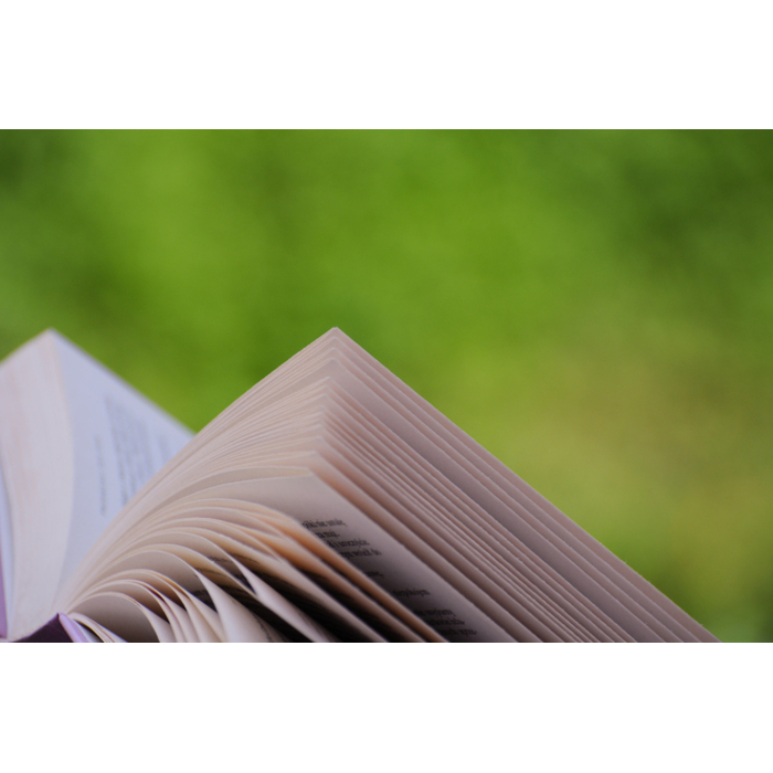 read_700x700_pad_478b24840a