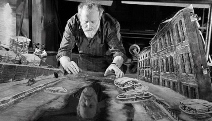 russian-animator-yuriy-norshteyn-in-his-studio_700x700_fit_478b24840a