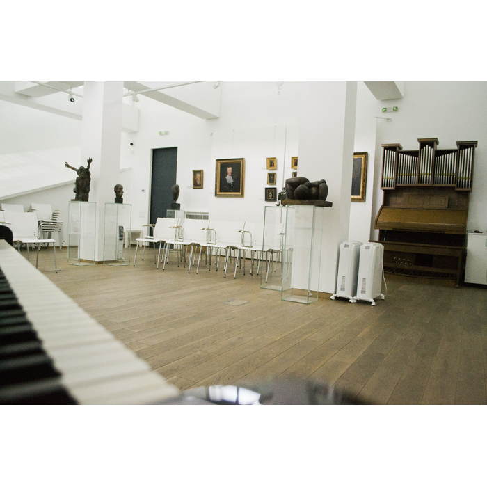 dsc-0005_700x700_pad_478b24840a