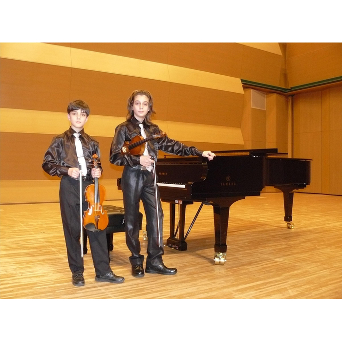 zayryanovi1_700x700_pad_478b24840a