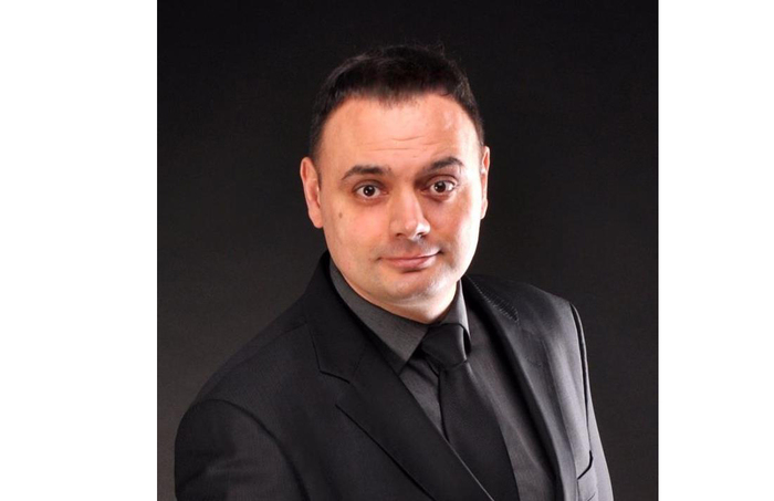 hari_700x700_fit_478b24840a