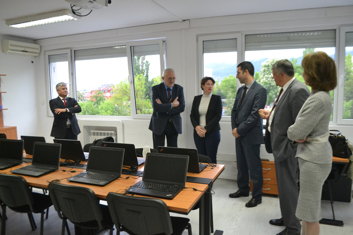 dsc-0027-1_700x700_fit_478b24840a